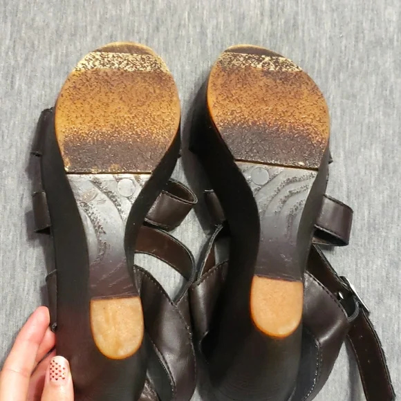 Y2K Early 2000's Callisto Strappy Chocolate Brown Faux Leather Wedge Heels - Picture 13 of 17